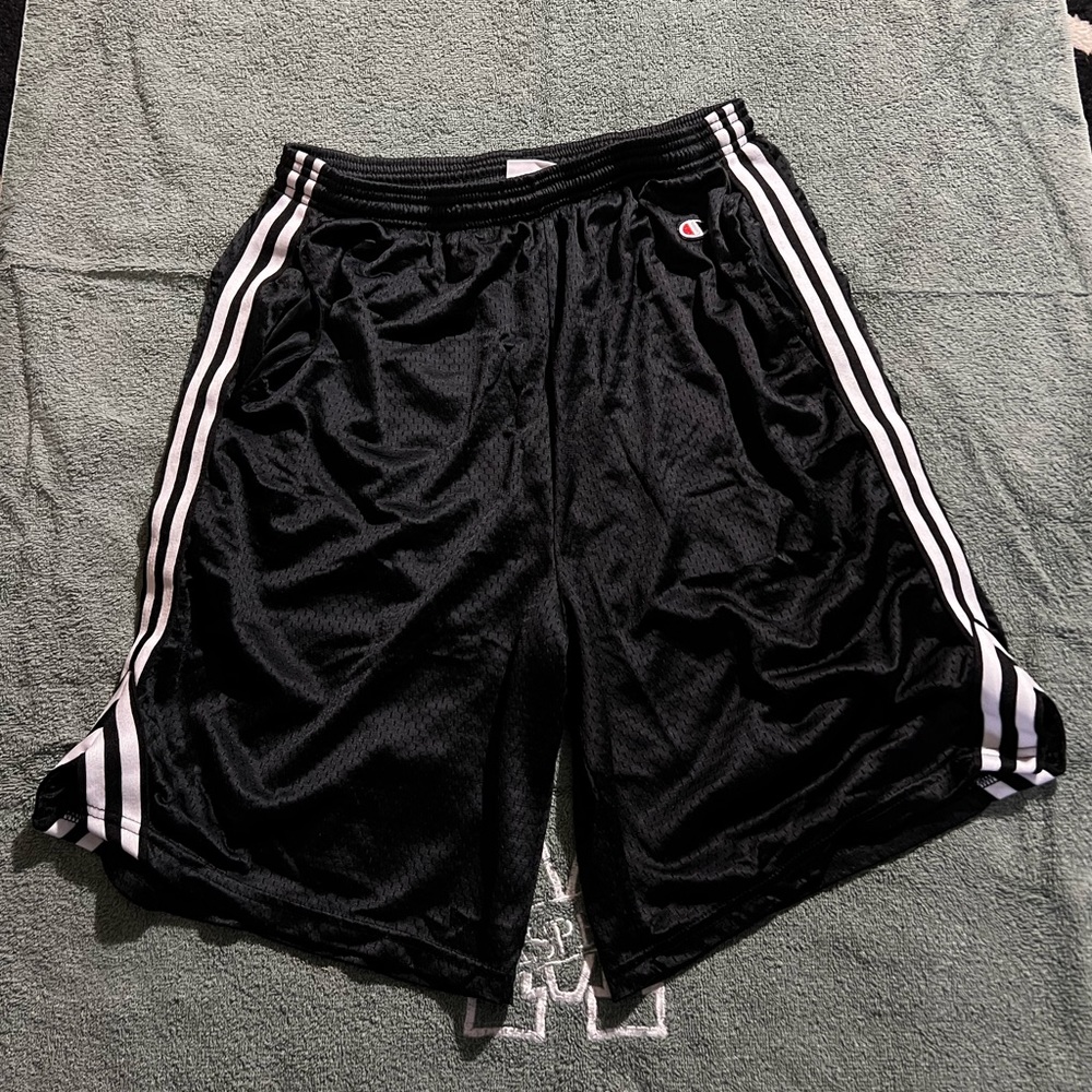 Black Champion Basketball Shorts 🔥🏀 SIZE:L